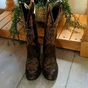 Brown cowgirl boots